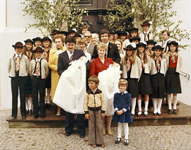 Pfarrkirche Axams: Taufe Baumgartner Zwillinge