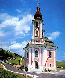 Strassen i. O., Dreifaltigkeitskirche: Hochzeit