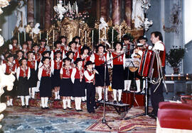 Axams Pfarrkirche: Mariengottesdienst