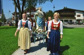 Fronleichnam Prozession Ebbs ca 2010 Jungfrau Trägerinnen