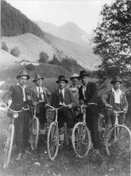 Radausflug Männer Ebbs in den 1920 iger Jahren
