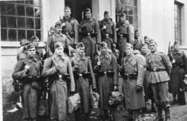 Weltkrieg 2 Gruppenfoto vorne in der Mitte Ritzer Josef, Hödl ca 1942