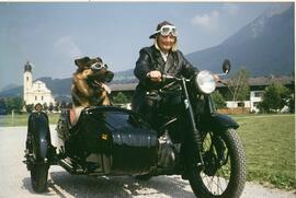 Schmider Albert auf Motorrad mit Beiwagen und Hund ca 1980