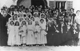 Ebbs Erstkommunion vor alter Schule 1911