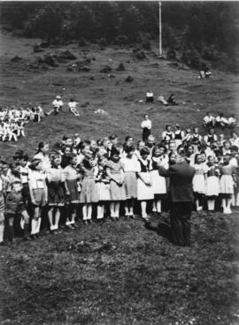 VS Ebbs Jugendsingen in Walchsee Dir Salzmann 1956