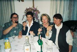 Anker Ebbs Schwestern 2002 Schwestern