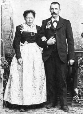 Guglberger Maria und Josef (Fischer in Oberndorf) Hochzeit 23 04 1900