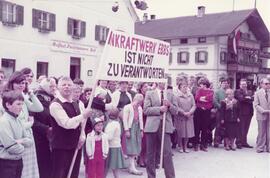 Innkraftwerk Demonstration anl Besuch LH Wallnöfer 1985 in Ebbs