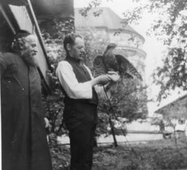 Pfarrer Matthias Ortner und Kooperator Pfadschbacher 1929