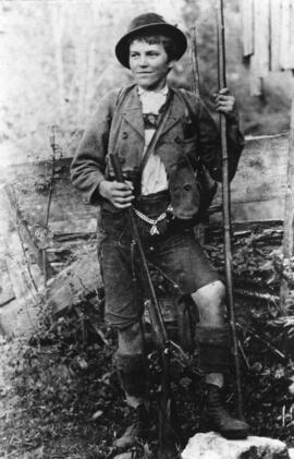 Junger Jäger unbekannt um 1900