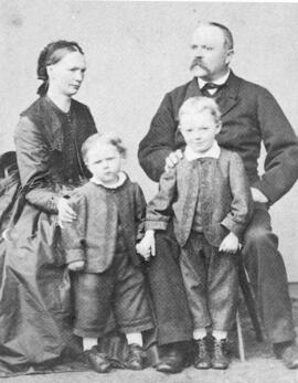 Bgm Josef Mayr Familienfoto mit Sohn NR Otto Mayr ca. 1895