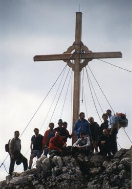 Naunspitzkreuz Mannschaft nach Errichtung 1989