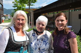 50 Jahre Kindergarten Ebbs  ehemalige Leiterinnen Andrea Bauhofer und Emmi Geisler mit Kathrin Wi...
