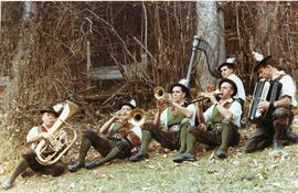 Ebbser Kaiserklang musizierend im Wald ca 1965