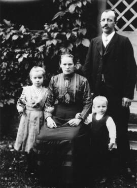 Familie Kögl Oberwirt um 1914