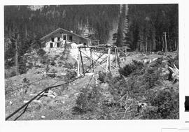 Materialseilbahn, Hintergrund Rohbau Alpenblick