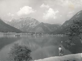 Pertisau am Achensee gegen Karwendelgebirge