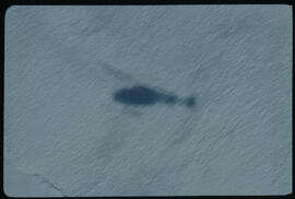 Hubschrauber-Schatten am Gletscher