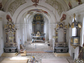 Blick auf die Arbeiten in der Pfarrkirche