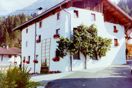 Ansichten in Dorf, Feld und Kalvarienberg