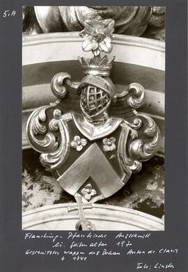 Wappen am Seitenaltar
