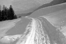 Weg am Flaurlinger Berg im Winter