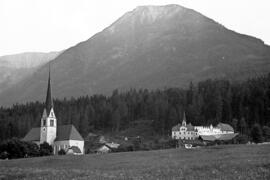 Pfarrkirche und Risschloss
