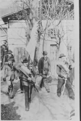 Fahnenabordnungen in der Neunergasse