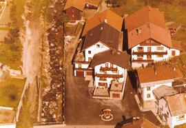 Luftbild: Beim Mühlplatz (Dorfplatz)