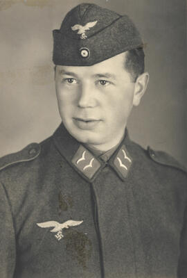 Porträt Karl Mair in Uniform