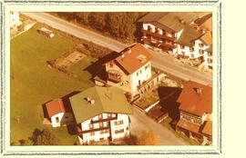 Luftbild Gebäude; Nr. 104, 105, 106 (Dorf)