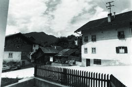 Blick vom Dorfplatz Richtung Rouchloch