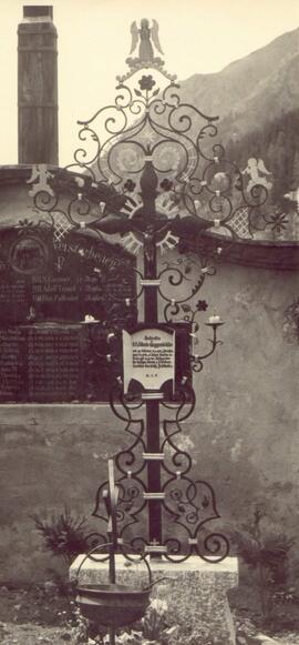 Grabkreuz des Albuin Guggenbichler in Gries