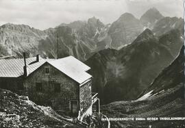 Innsbrucker Hütte (2369m) gegen Tribulaungruppe