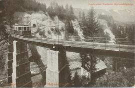 "Die Fahrt ins Stubaital" mit Mutterer-Viadukt und Nordkette (Karwendelgebirge)