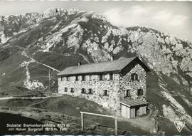 Starkenburger Hütte (2229m) mit Hohem Burgstall (2613m)