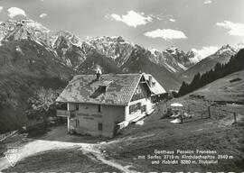 Gasthaus Pension Froneben mit Serles (2719m) Kirchdachspitze (2840m) und Habicht (3280m)
