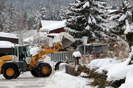 Liebherr 538 + LKW 2012-01-27 JMF