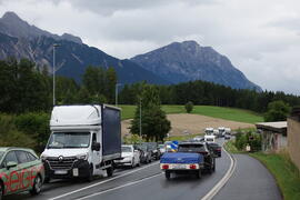 B189-Verkehr_2023-07-30_Stau2JMF