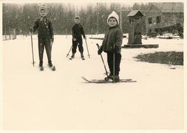 3 Kinder, Schifahren bei