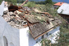 Kapelle Wald Umsturz Linde 84JMF