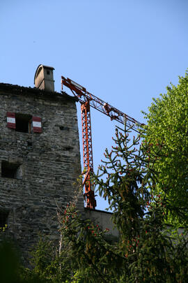 Burg Klamm Aufbau 2011-04-25_03 JMF