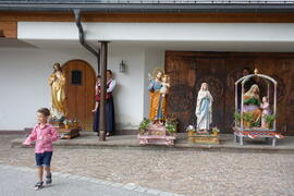 Fronleichnam Statuen Frauen 2023-06-08 JMF