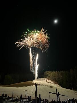 Neujahrsgala Feuerwerk 2022-01-01_4 Kössler Lisi