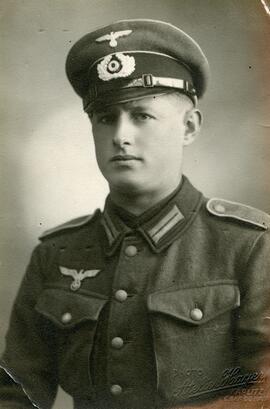 Stricker Josef geb. 1921 in Wehrmachtsuniform