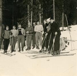 Schifahrergruppe im Lehnberg mit