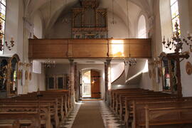 Pfarrkirche Kirchenbänke 2012-09-26 JMF