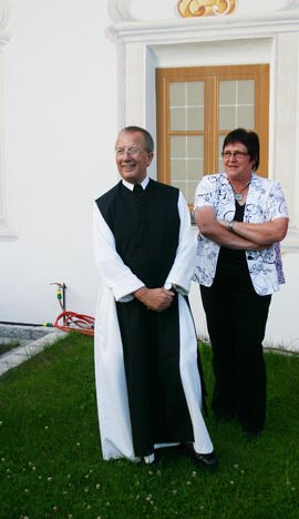 Pfarrer Rolli Andreas + VS-Direktorin Falkner Angelika 2007-06-28 JMF