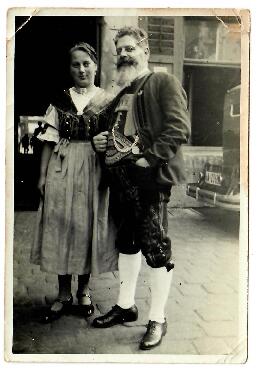 Paula Humml und Meixner Alois in München
