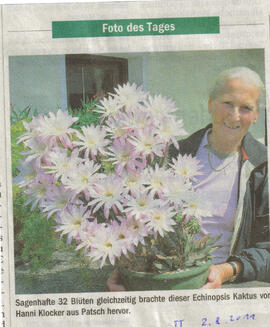 Hanni Klocker freut sich über ihre Blumenpracht